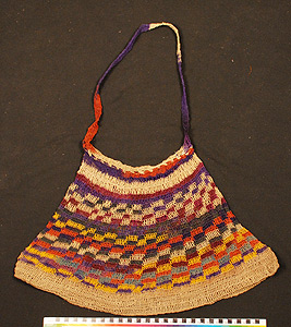 Thumbnail of Bilum Bag (2004.17.0112)