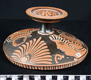 Thumbnail of Red Figure Lekanis Lid (1921.01.0012)