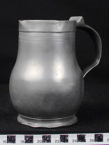 Thumbnail of Mug (1949.02.0007)