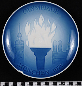 Thumbnail of Commemorative Olympic Plate: 1972 Munich Olympiad (1977.01.0240)