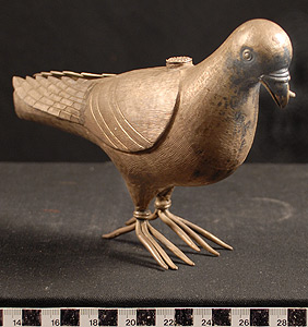 Thumbnail of Wine Server: Pigeon (2007.08.0010)