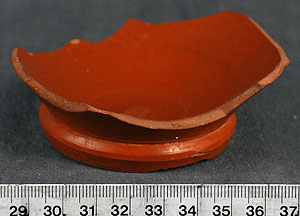 Thumbnail of Arretine Ware Plate Base Sherd (1915.03.0064)