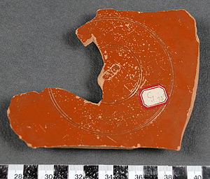 Thumbnail of Arretine Ware Plate Base Sherd (1915.03.0082)