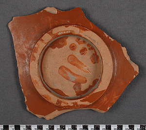 Thumbnail of Arretine Ware Plate Base Sherd (1915.03.0103)