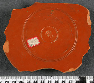 Thumbnail of Arretine Ware Plate Base Sherd (1915.03.0138)