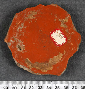 Thumbnail of Arretine Ware Plate Base Sherd (1915.03.0154)