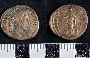 Thumbnail of Coin:  Dupondius of Commodus (1919.63.1418)
