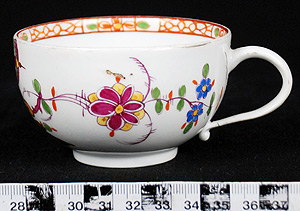 Thumbnail of Teacup (1948.05.0002A)