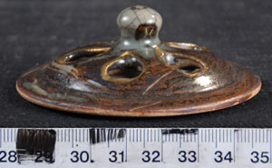 Thumbnail of Teapot Lid (1968.05.0028B)