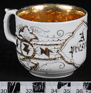 Thumbnail of Teacup (1968.05.0030A)