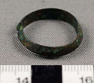 Thumbnail of Finger Ring (1900.76.0008)