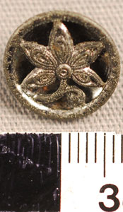 Thumbnail of Button (1972.21.0352A)