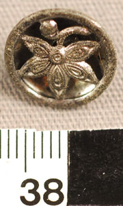 Thumbnail of Button (1972.21.0352B)
