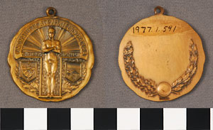Thumbnail of Commemorative Medallion: "Union Atletica De Amateurs De Cuba" (1977.01.0591)