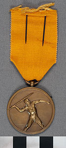 Thumbnail of Commemorative Medallion: "Athlete Proprivm Est Seipsvm Noscere Ducere Et Vincere" (1977.01.0595)