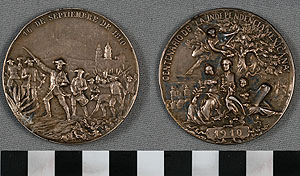Thumbnail of Commemorative Medallion: "Centenario De La Independencia Mexicana 1910" (1977.01.0633)