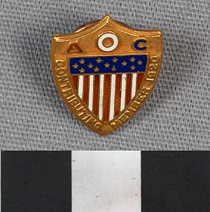 Thumbnail of Membership Pin: AOC Contributing Member (1977.01.0670)
