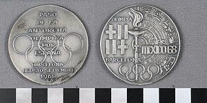 Thumbnail of Commemorative Medal: Passing the Torch (1977.01.0750)