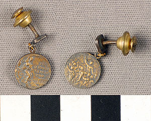 Thumbnail of Commemorative Lapel Pin for XIX Summer Olympics in Mexico City (1977.01.0755E)