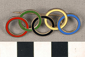 Thumbnail of Commemorative Olympic Pin (1977.01.1096)