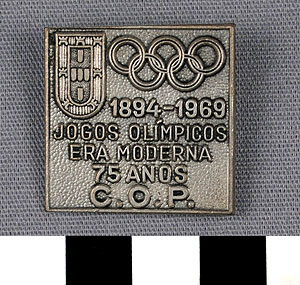 Thumbnail of Commemorative Olympic Pin: 75th Anniversary of Modern Olympic Games (1977.01.1100)