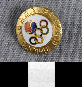 Thumbnail of Lapel Pin: Korean Olympic Committee (1977.01.1143)