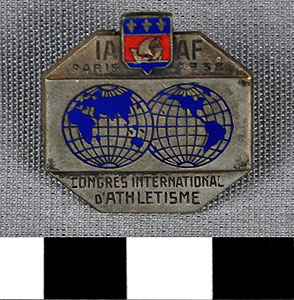 Thumbnail of Pin: Congres Internationale D
