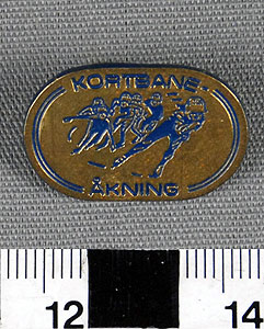 Thumbnail of Commemorative Olympic Pin: "Kortbane Akning" (1980.09.0031)