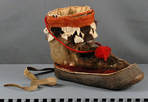 Thumbnail of Right Boot (1998.19.4934A)