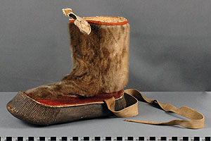 Thumbnail of Left Boot (1998.19.4934B)