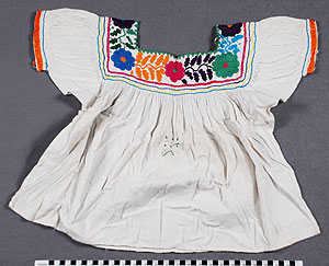 Thumbnail of Woman’s Blouse (2009.05.0105)