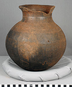 Thumbnail of Pot (2012.03.3023)