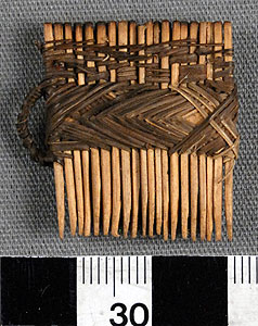 Thumbnail of Comb (2012.08.0118)