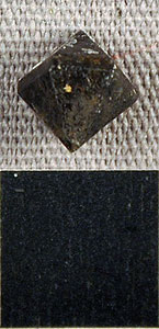 Thumbnail of Faceted Glass Gem (1924.02.0519)