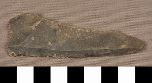 Thumbnail of Stone Tool: Projectile Point (1930.08.0073)