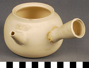 Thumbnail of Teapot (1948.09.0007A)