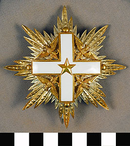 Thumbnail of Medal: Commandeur di gran Croce della Ordine Al Merito della Republica Italiana (1977.01.0076B)