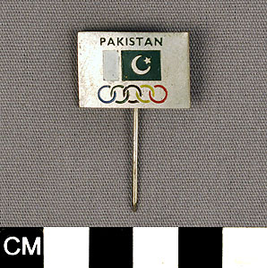 Thumbnail of Commemorative Olympic Stick Pin: Pakistan (1977.01.1027)
