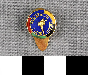 Thumbnail of Commemorative Olympic Cuff Link: "Panathlon Ludis Iungit" (1977.01.1291B)