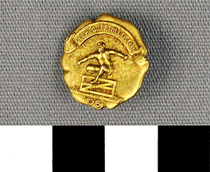 Thumbnail of Membership Pin: Deerfoot Athletic Club (1977.01.1788)