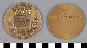 Thumbnail of Sèvres Commemorative Medallion (1997.09.0003)