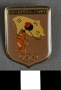 Thumbnail of Commemorative Olympic Pin:  1988 Seoul Flag Tiger (2003.09.0008)