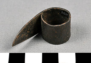 Thumbnail of Knife, used mending fish nets (2006.11.0004)