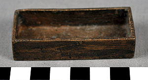 Thumbnail of Gold Dust Box: Abamphruwa, Small Box with Chameleon Lid (2011.05.0864A)