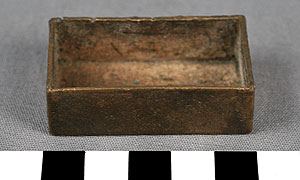 Thumbnail of Gold Dust Box:  Abamphruwa, Small Box with Sawfish Lid (2011.05.0865A)