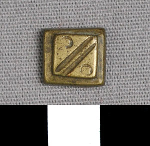 Thumbnail of Gold Weight: Square with Two Dots and Slashed Line (2011.05.0874)