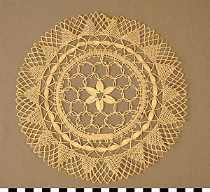 Thumbnail of Doily (1977.01.0011B)