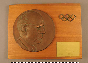 Thumbnail of Service Award Plaque: President of the International Olympics Committee and Supporter of the Korean Olympic Committee (1977.01.0322A)