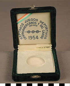 Thumbnail of Commemorative Medal Case: 1954 Septimos Juegos Deportivos Centroamericanos Y del Caribe (1977.01.0398B)