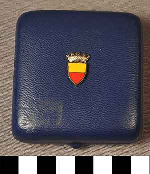 Thumbnail of Olympic Commemorative Medal Case (1977.01.0399B)